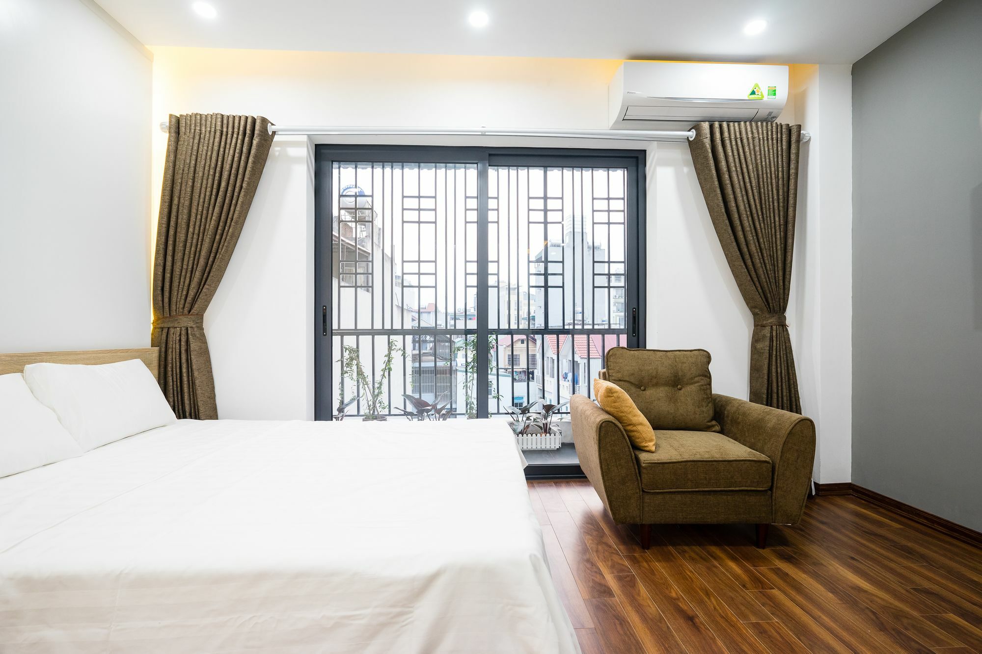 Ann House Hotel And Apartment Ханой Екстериор снимка